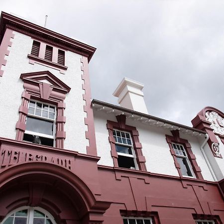 Clarence Boutique Hotel タウランガ エクステリア 写真