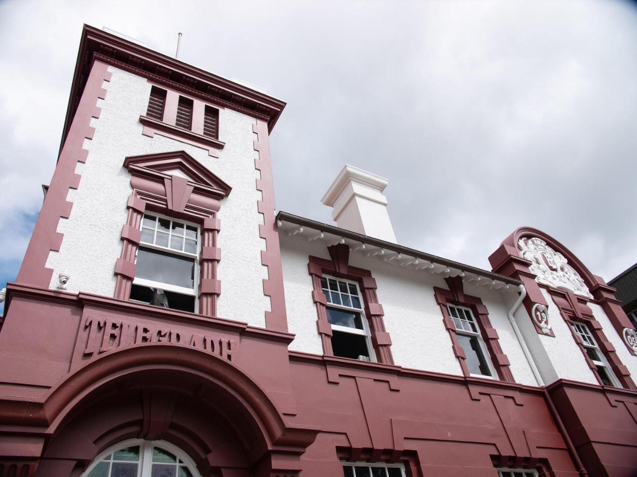 Clarence Boutique Hotel タウランガ エクステリア 写真