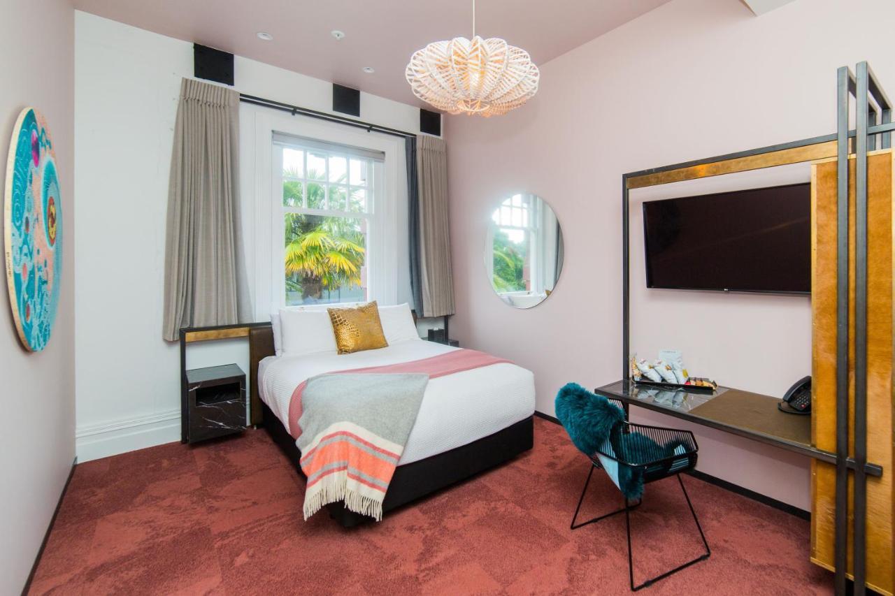 Clarence Boutique Hotel タウランガ エクステリア 写真