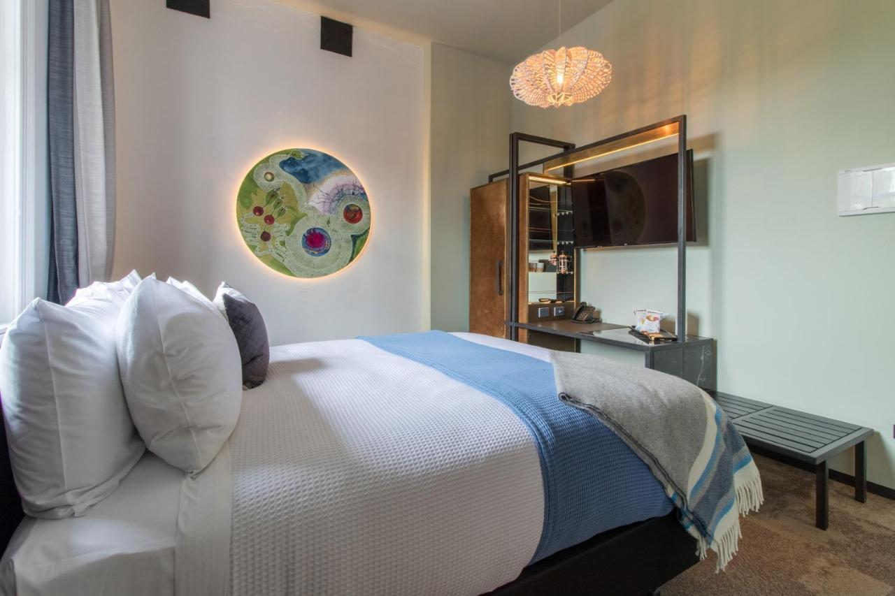 Clarence Boutique Hotel タウランガ エクステリア 写真