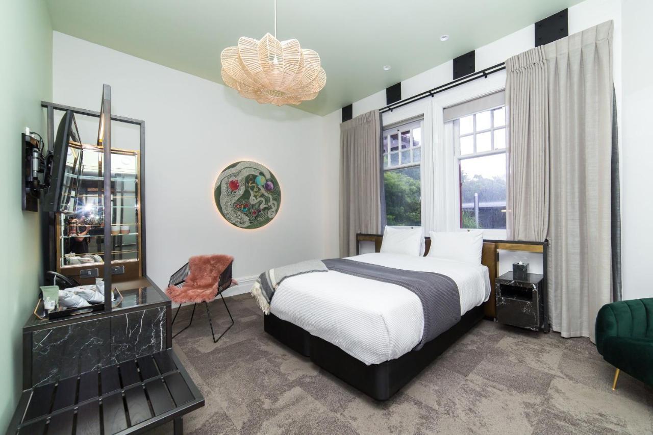 Clarence Boutique Hotel タウランガ エクステリア 写真